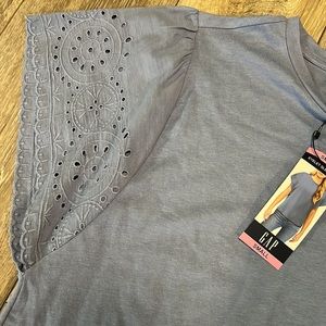 Ladies  English Manor GAP top